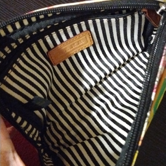 L.A.M.B - Picture 8 of 12